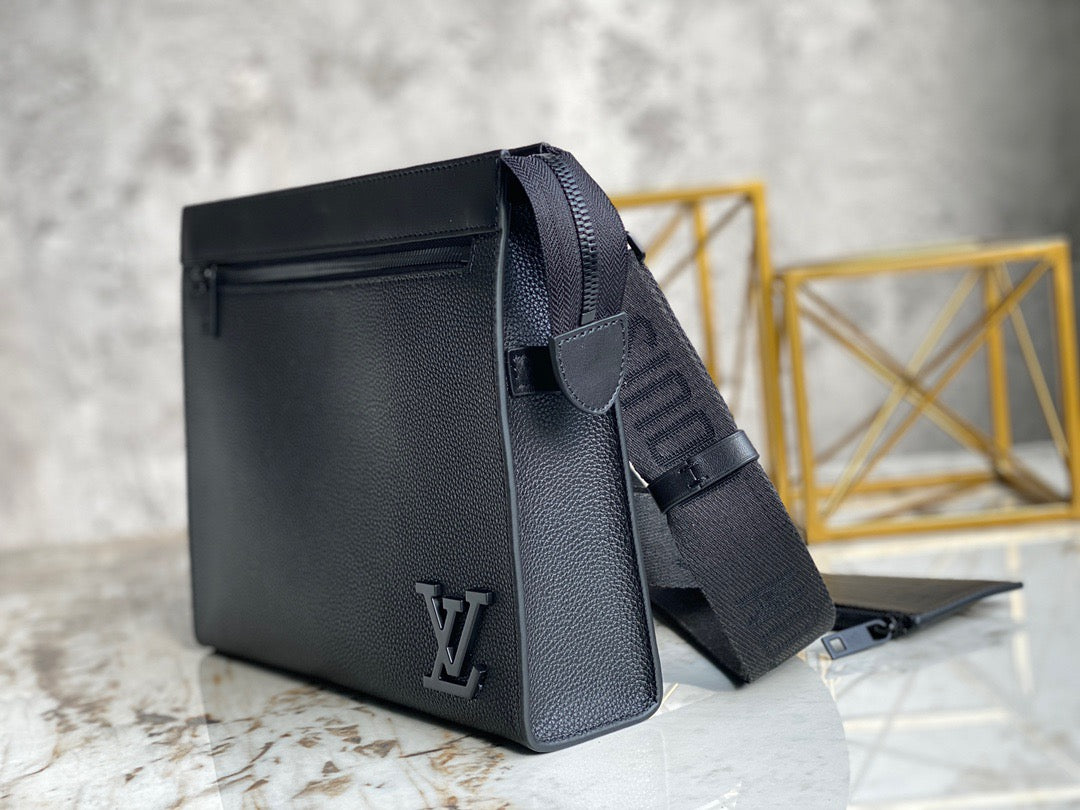 High Quality Luxury Louis Vuitton Messenger Voyage LV M59329 product detail