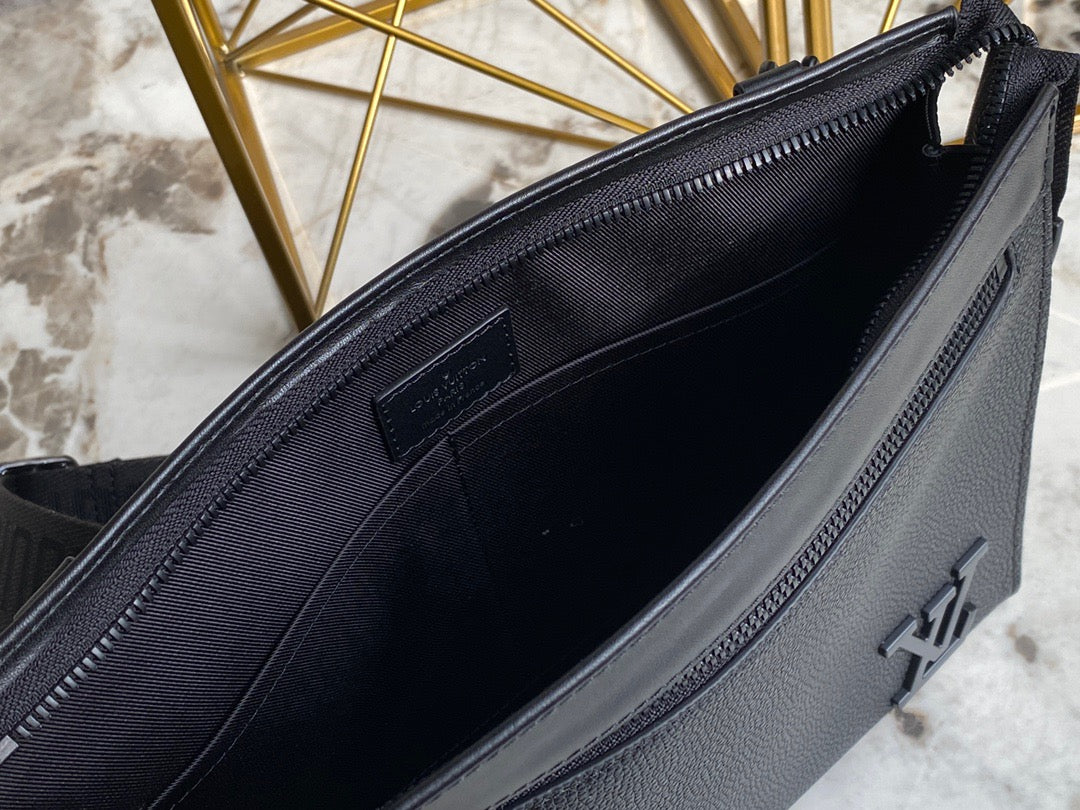 High Quality Luxury Louis Vuitton Messenger Voyage LV M59329 product detail