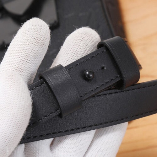 High Quality Luxury Louis Vuitton S-Lock Vertical Wearable LV Wallet M81524 product detail
