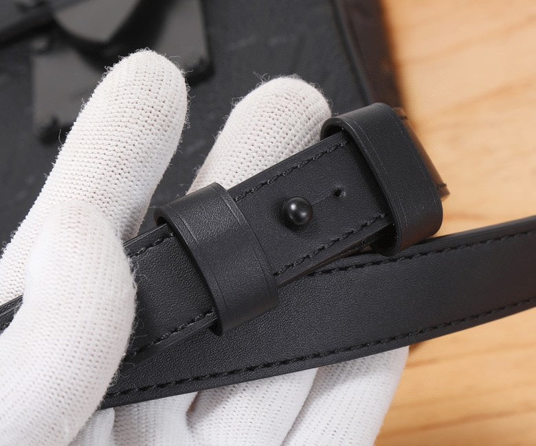 High Quality Luxury Louis Vuitton S-Lock Vertical Wearable LV Wallet M81524 product detail