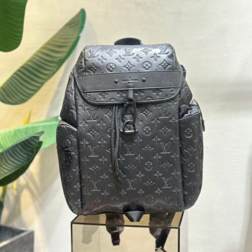 High Quality Luxury Louis Vuitton Trekking Backpack LV M43680