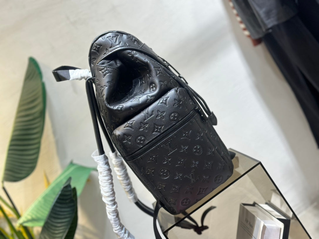 High Quality Luxury Louis Vuitton Trekking Backpack LV M43680 product detail