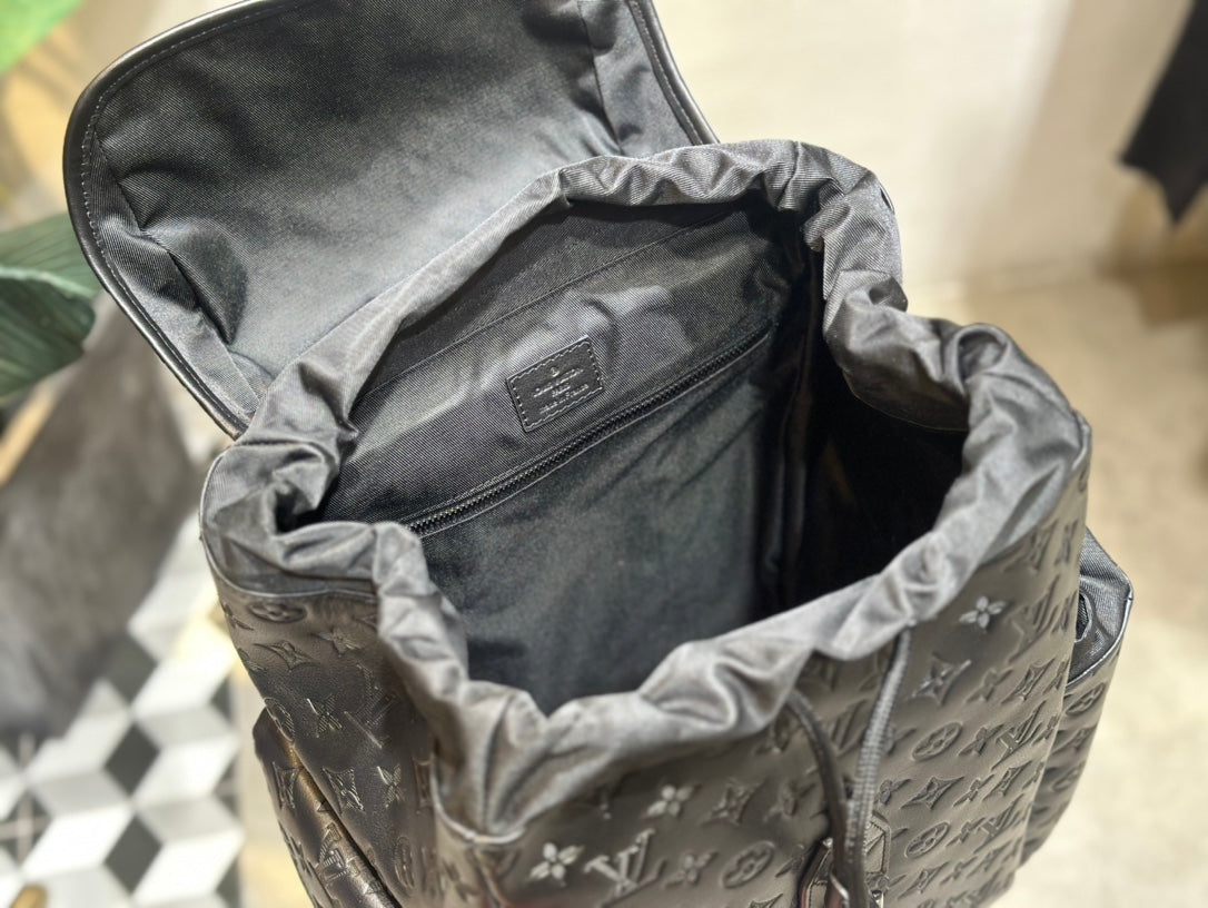 High Quality Luxury Louis Vuitton Trekking Backpack LV M43680 product detail