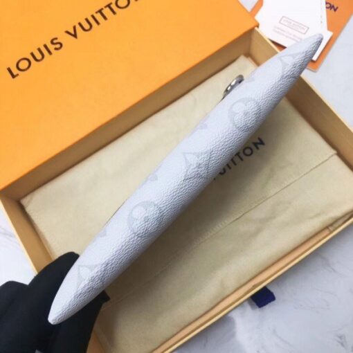High Quality Luxury Louis Vuitton Discovery Pochette Taigarama Antarctica M30279 Blv1060 product detail
