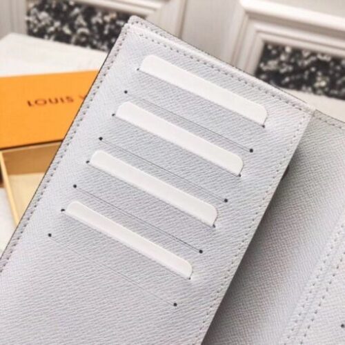 High Quality Luxury Louis Vuitton Brazza Wallet Taigarama Antarctica M30298 Blv1063 product detail
