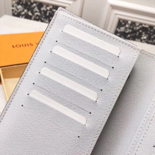 High Quality Luxury Louis Vuitton Brazza Wallet Taigarama Antarctica M30298 Blv1063 product detail