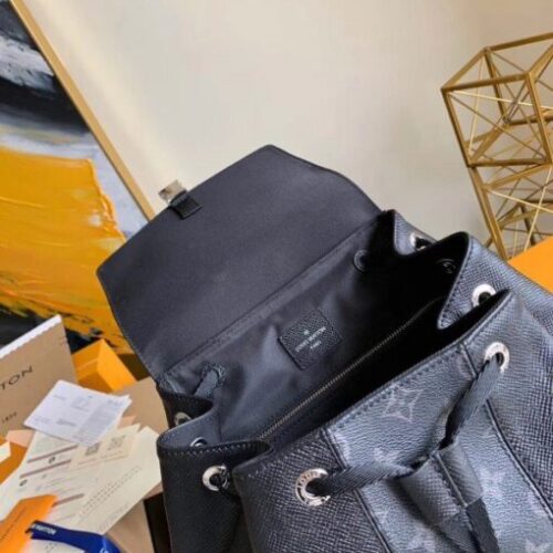 High Quality Luxury Louis Vuitton Outdoor Backpack Taigarama M30417 Blv882 product detail