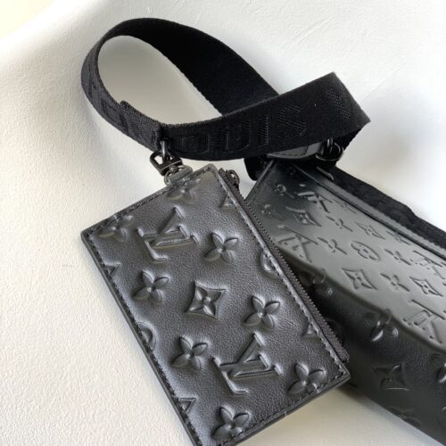 Louis Vuitton Gaston Wearable Wallet M81115 product photo 8