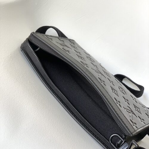 Louis Vuitton Gaston Wearable Wallet M81115 product photo 9