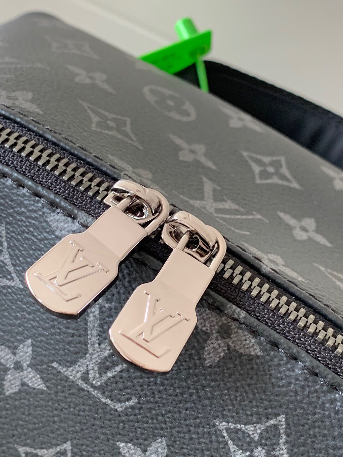 High Quality Luxury Louis Vuitton – Discovery Backpack PM M43186 Black product detail