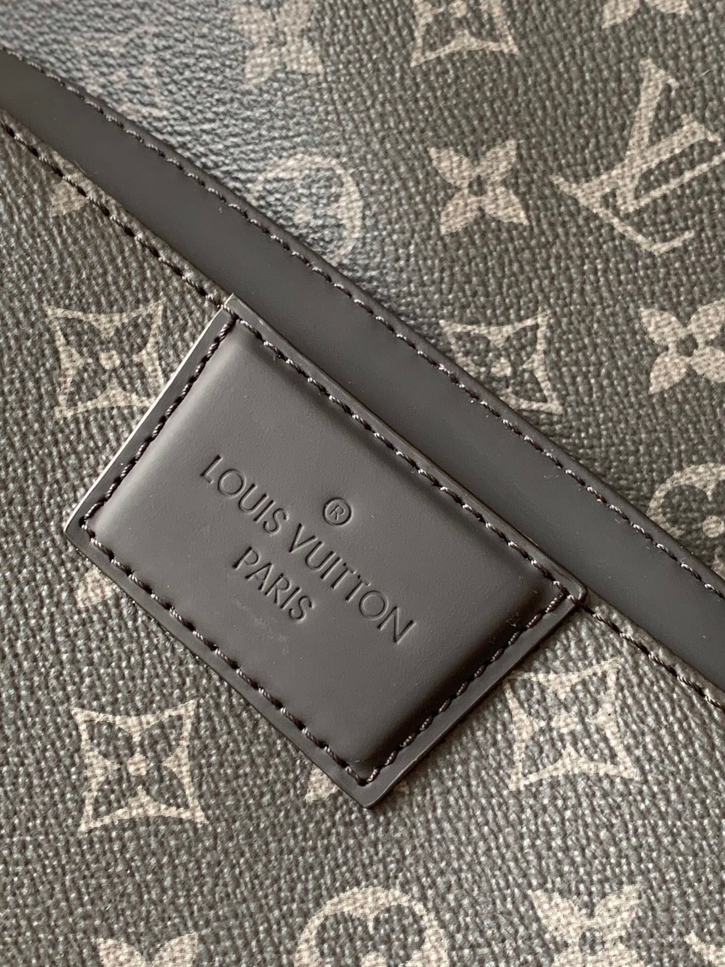 High Quality Luxury Louis Vuitton – Discovery Backpack PM M43186 Black product detail