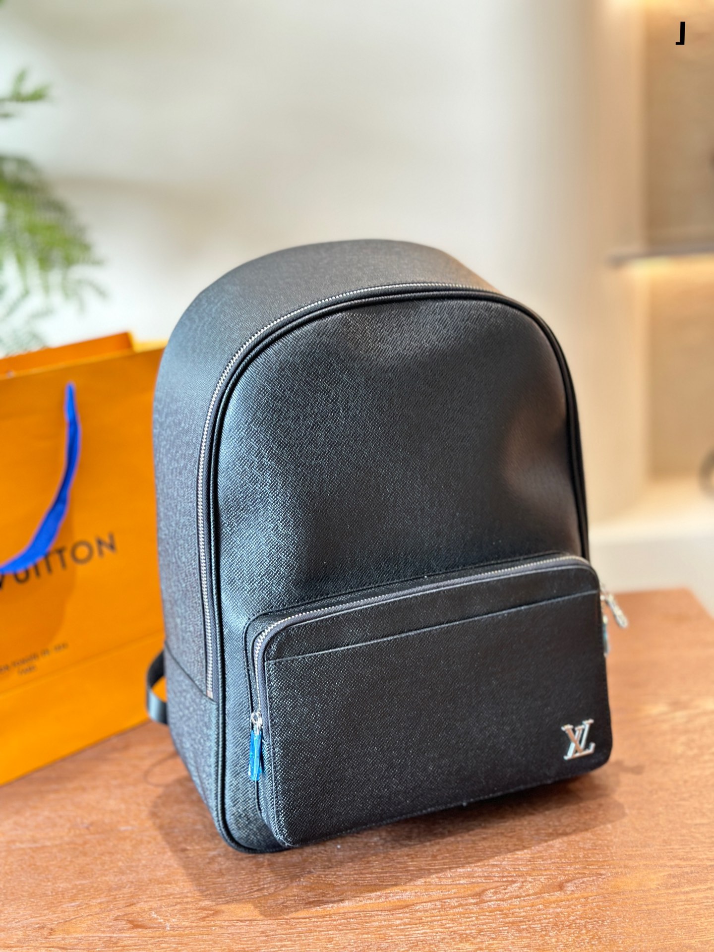 High Quality Luxury Louis Vuitton -Alex Backpack M30258 product detail