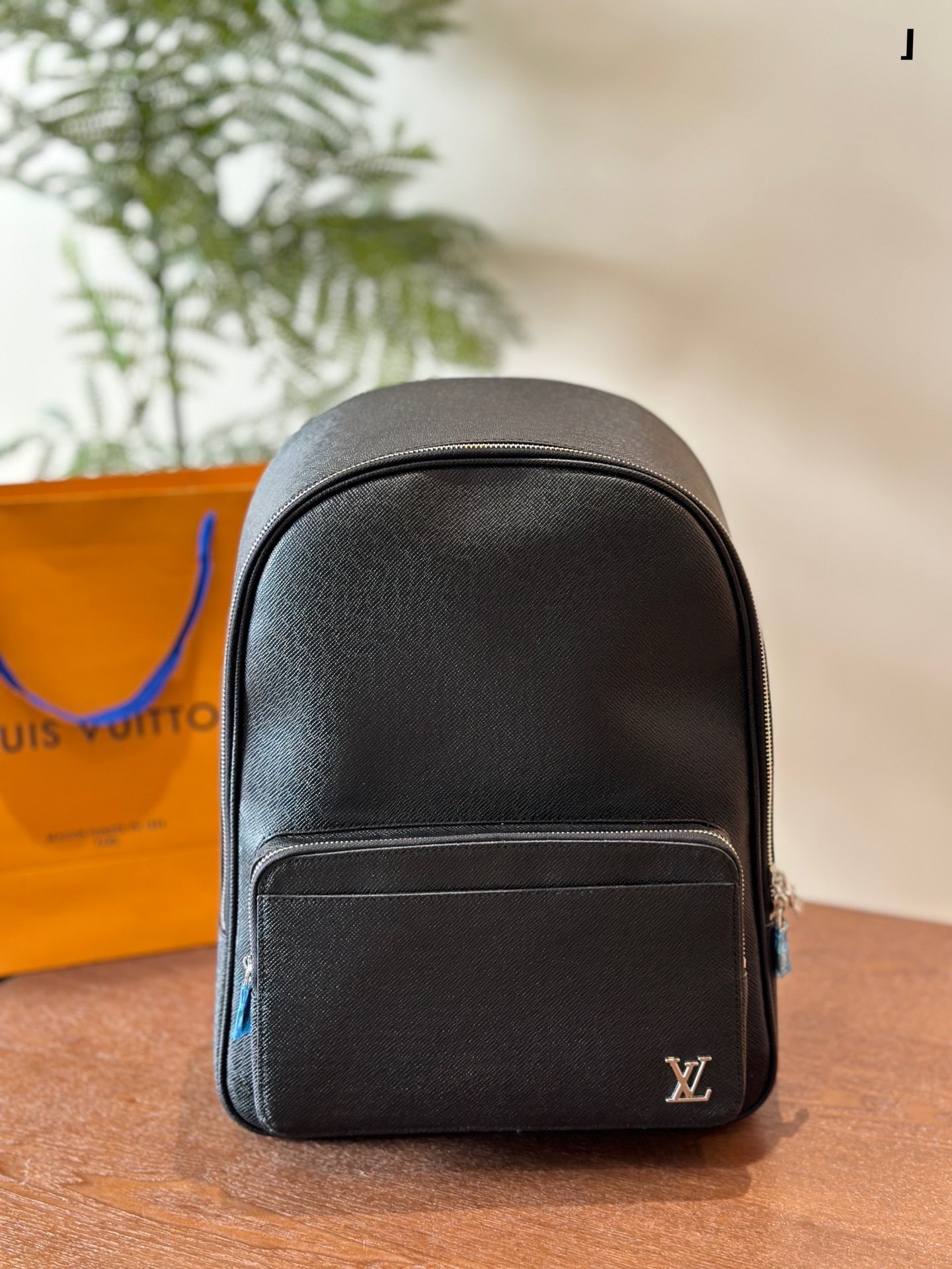High Quality Luxury Louis Vuitton -Alex Backpack M30258 product detail