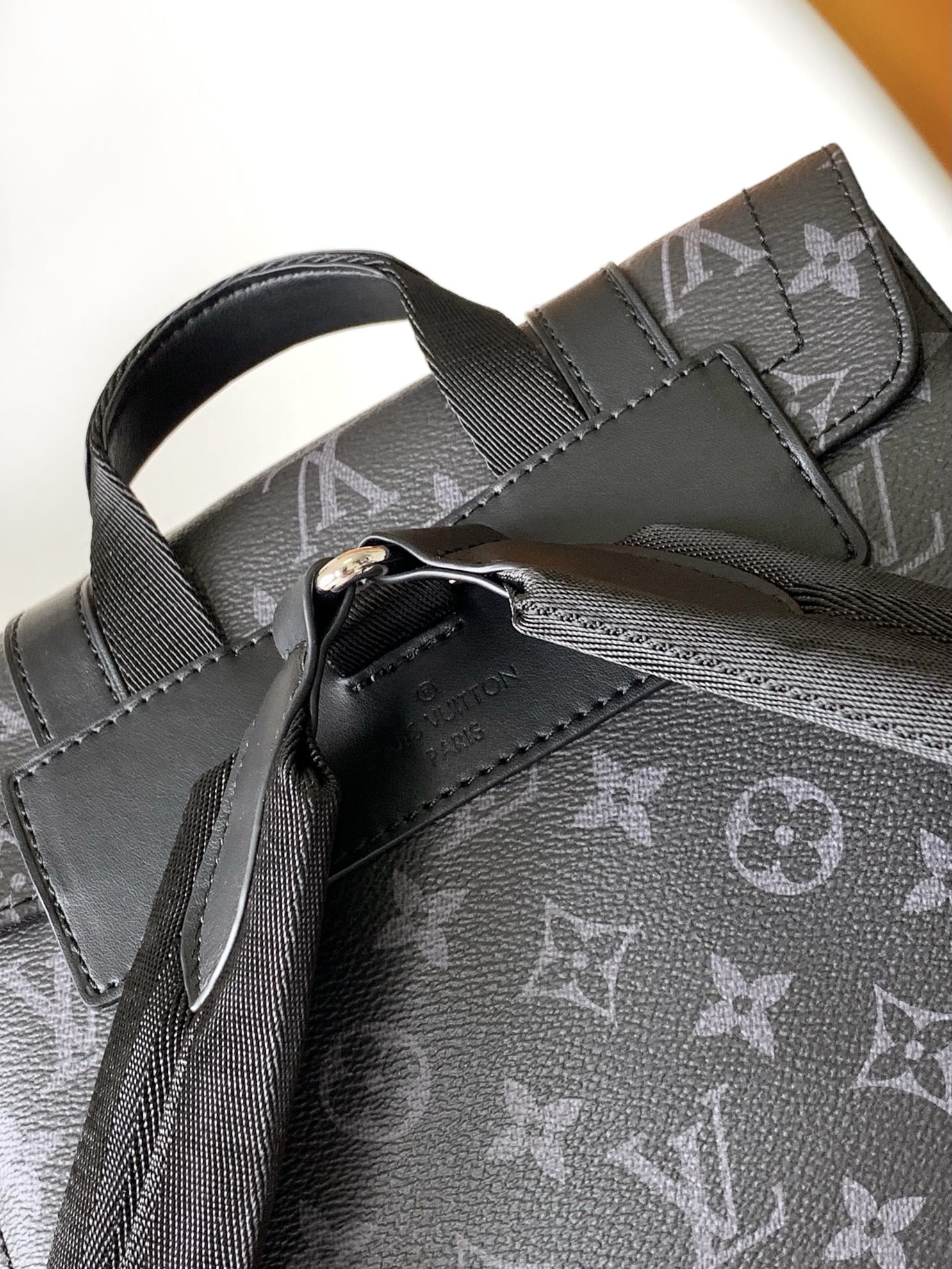 High Quality Luxury Louis Vuitton -Christopher PM M43735 Mono Black product detail
