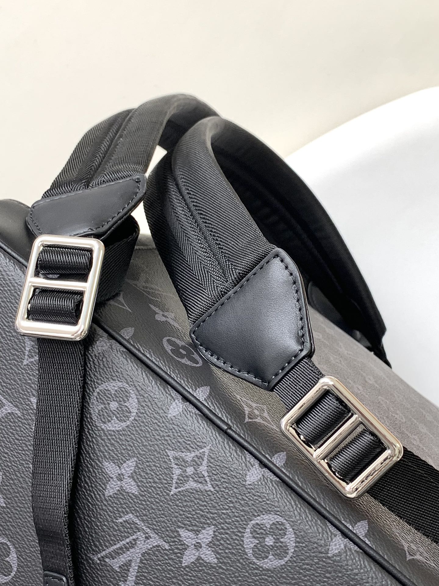 High Quality Luxury Louis Vuitton -Christopher PM M43735 Mono Black product detail