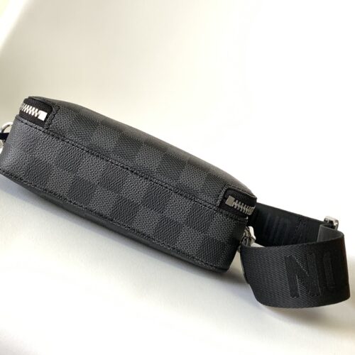 Louis Vuitton Alpha Wearable Wallet N40418 product photo 4
