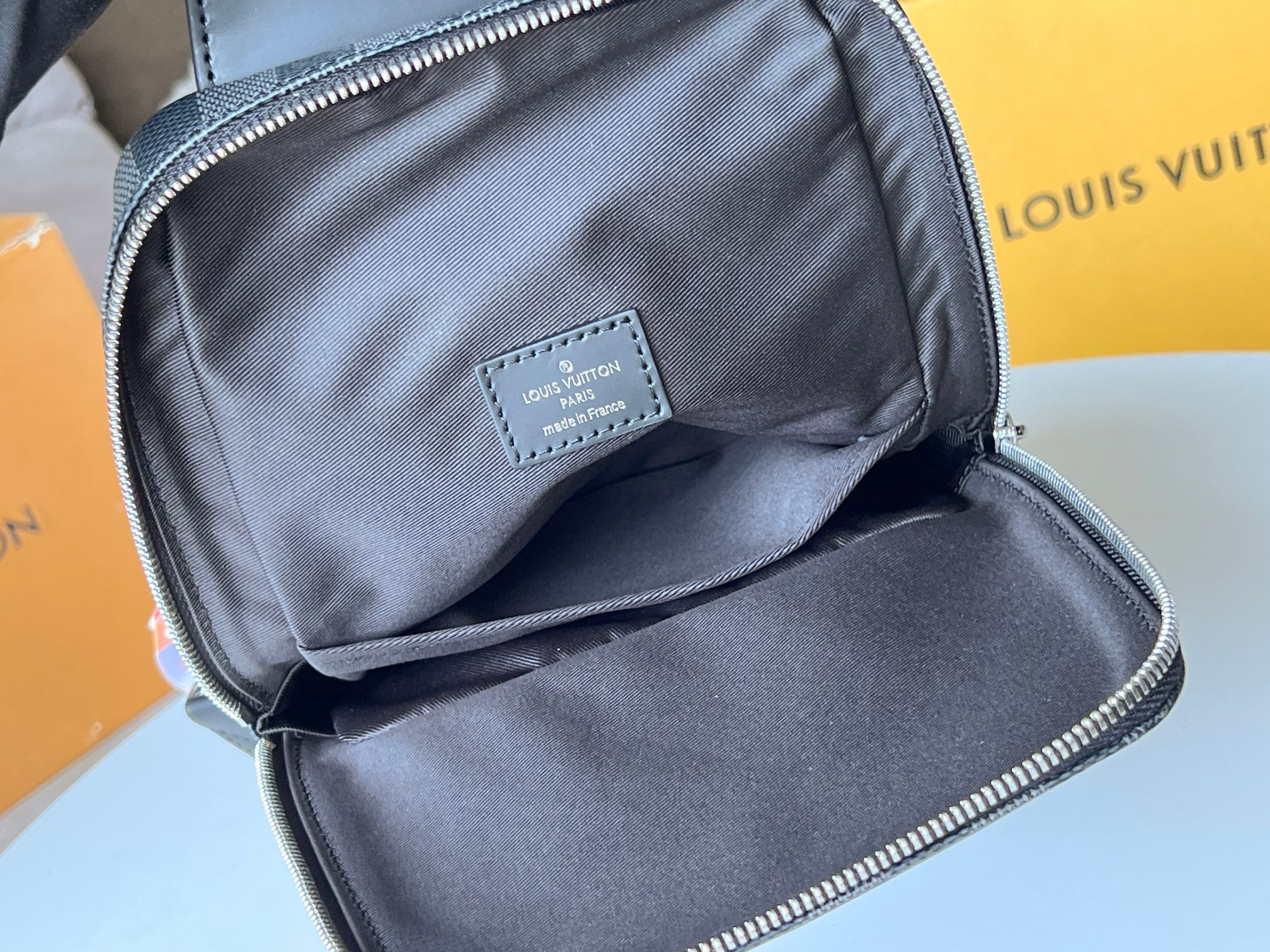 High Quality Luxury Louis Vuitton Avenue Sling Bag Monogram Damier product detail