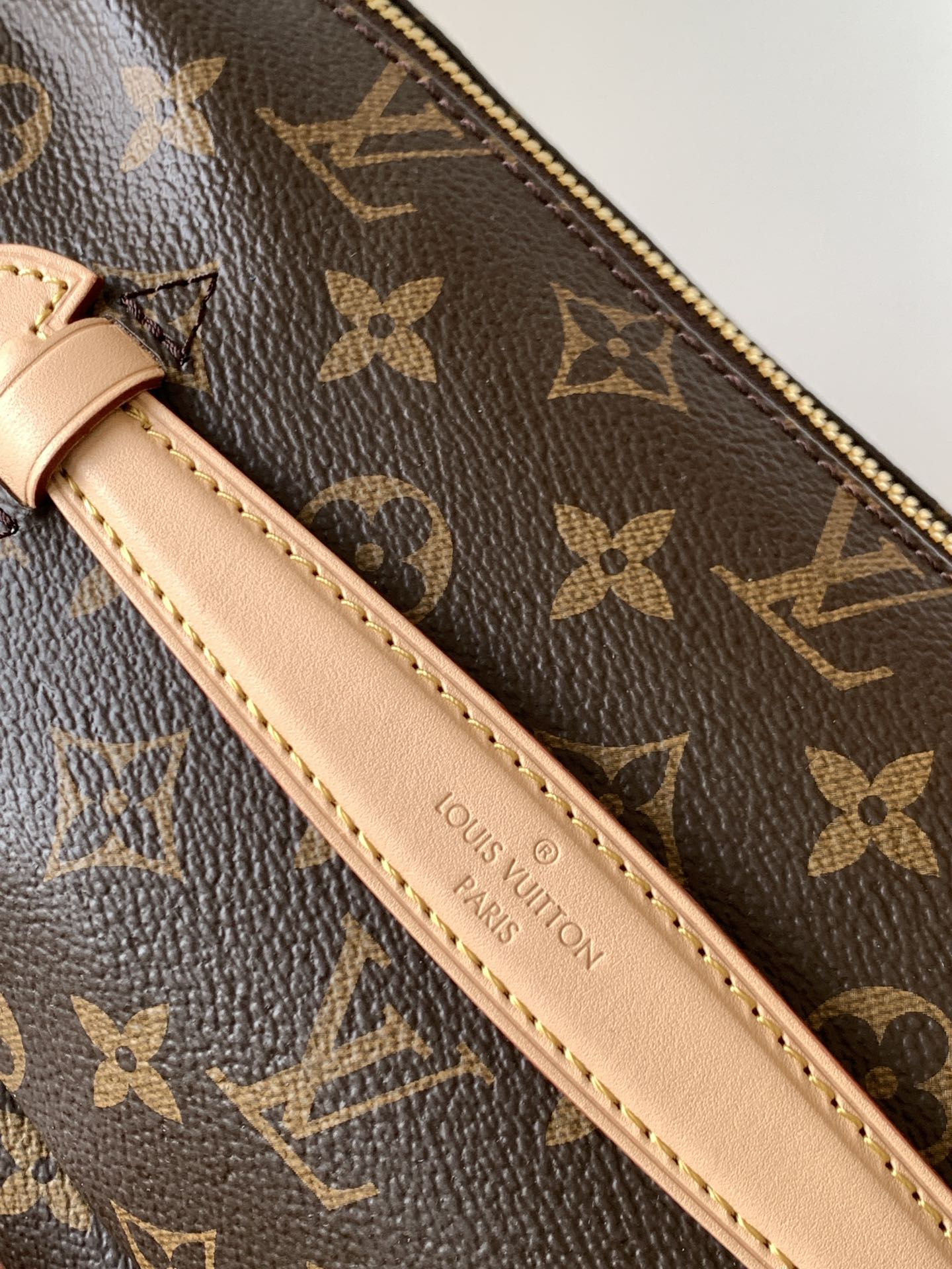 High Quality Luxury Louis Vuitton Bumbag M43644 product detail