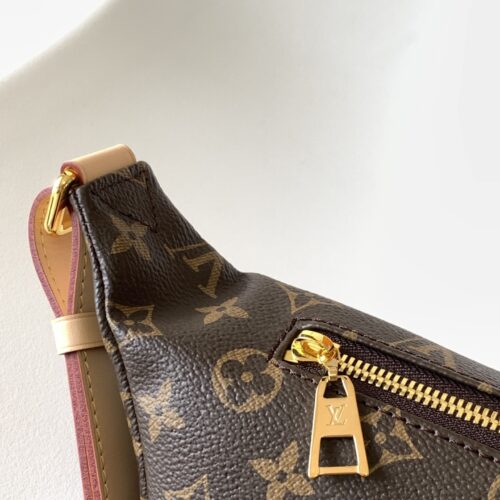 Louis Vuitton Bumbag M43644 product photo 7