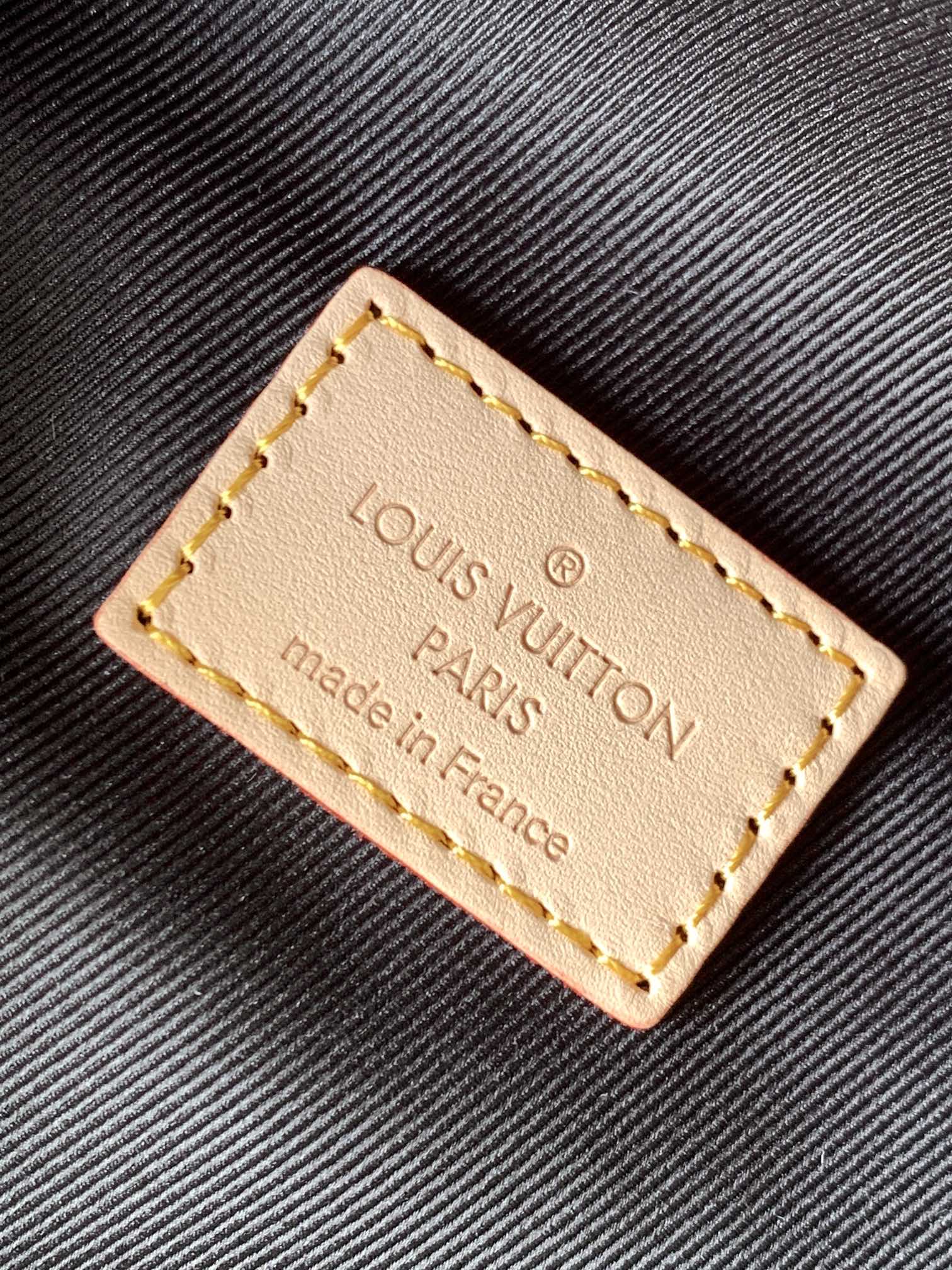 High Quality Luxury Louis Vuitton Bumbag M43644 product detail
