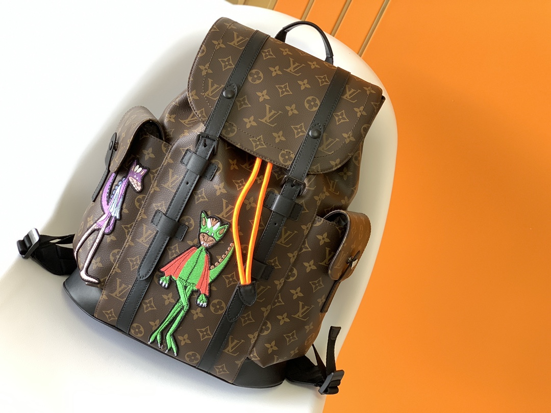 High Quality Luxury Louis Vuitton Christopher PM LV M45617