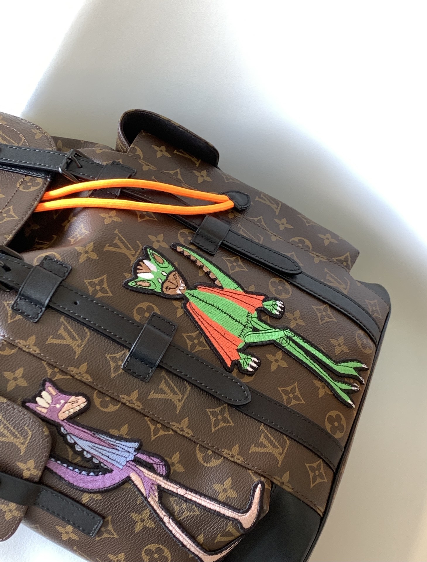 High Quality Luxury Louis Vuitton Christopher PM LV M45617 product detail