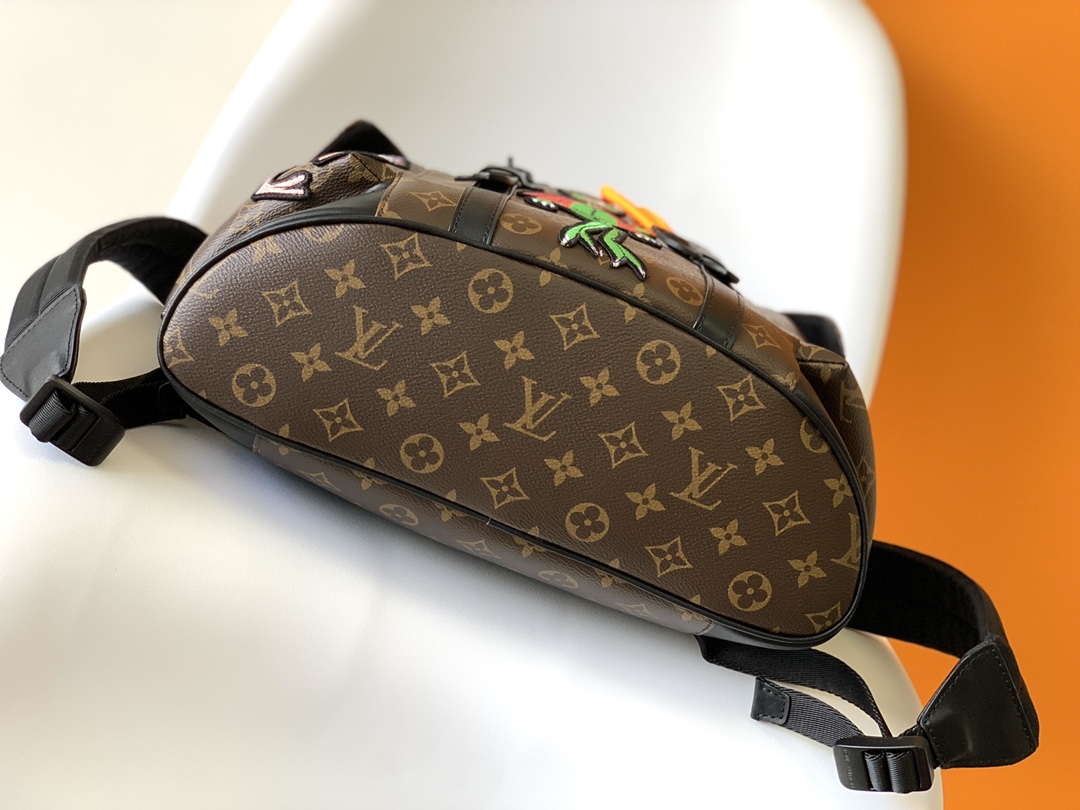 High Quality Luxury Louis Vuitton Christopher PM LV M45617 product detail