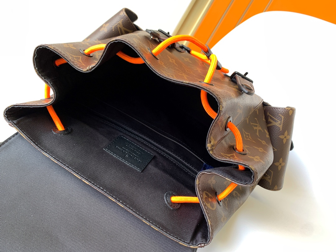 High Quality Luxury Louis Vuitton Christopher PM LV M45617 product detail