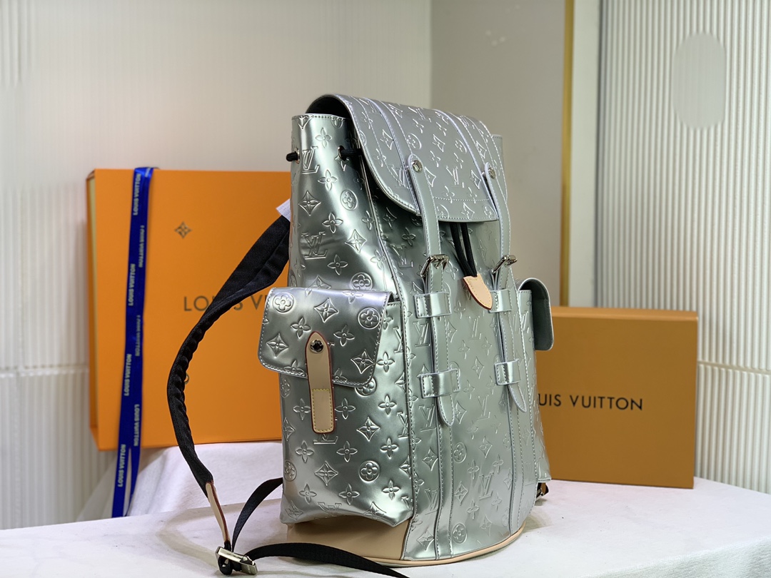 High Quality Luxury Louis Vuitton Christopher PM M58756 product detail