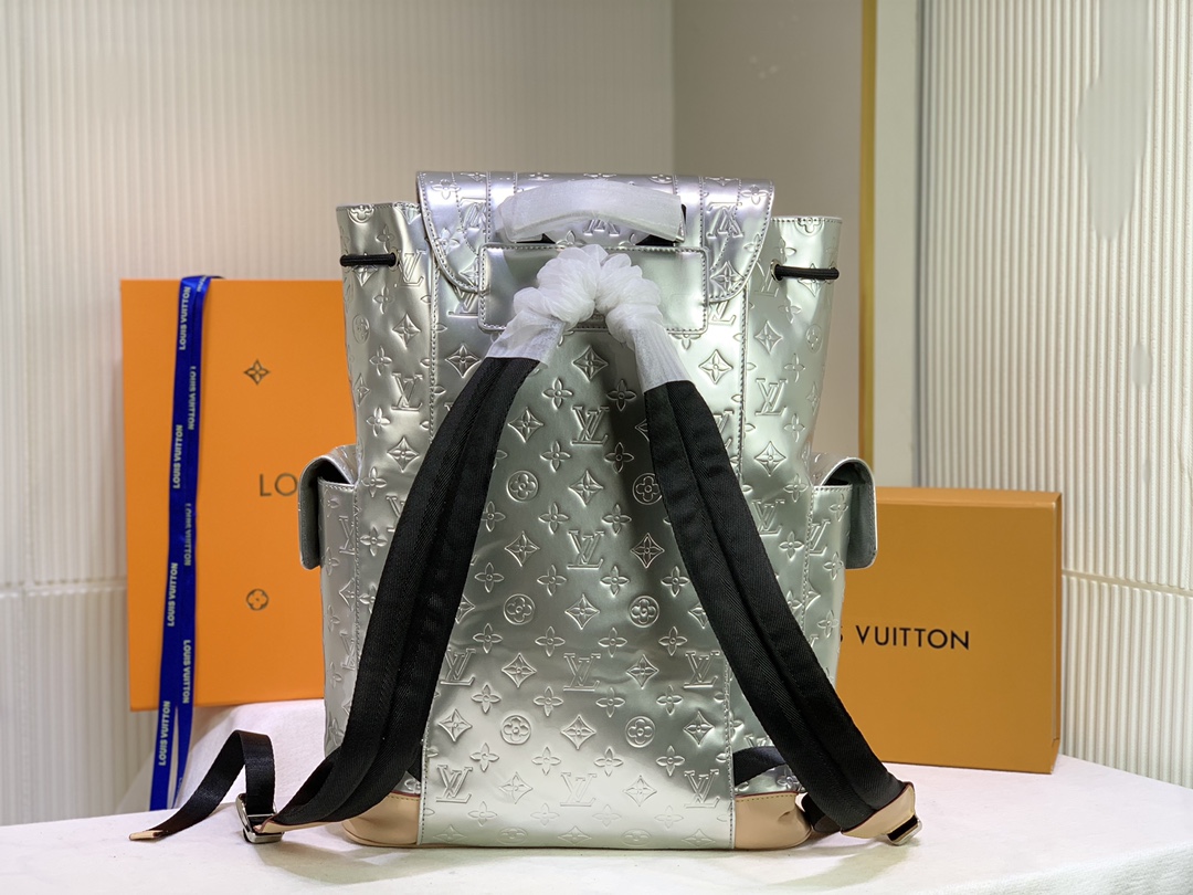High Quality Luxury Louis Vuitton Christopher PM M58756 product detail