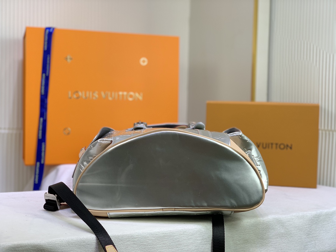 High Quality Luxury Louis Vuitton Christopher PM M58756 product detail