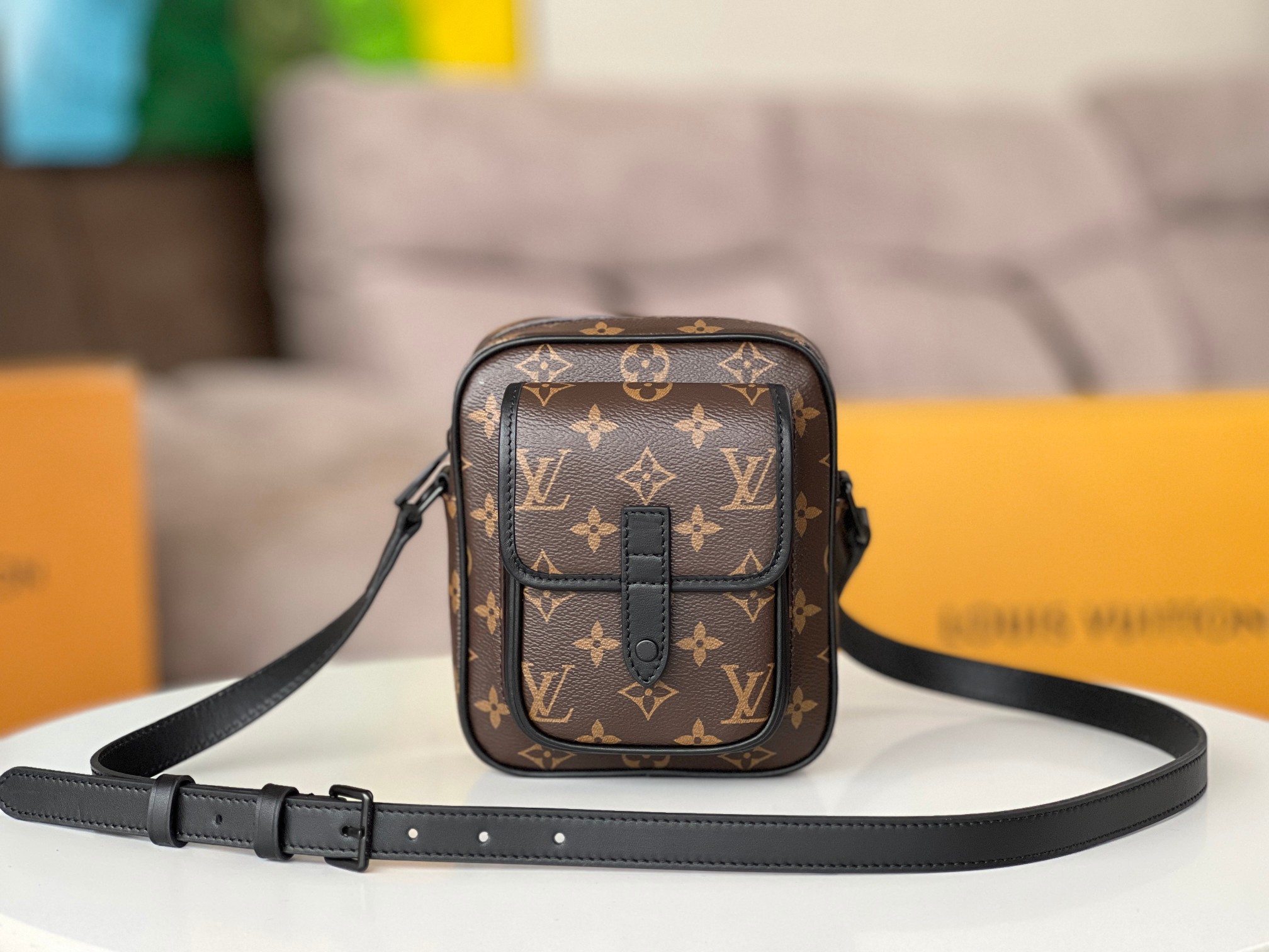 High Quality Luxury Louis Vuitton Christopher Wearable Wallet M69404
