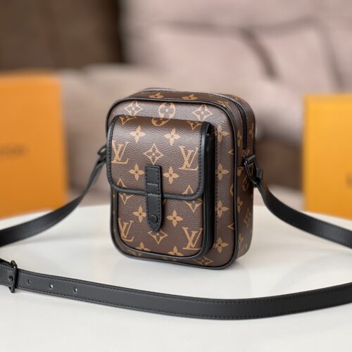 Louis Vuitton Christopher Wearable Wallet M69404 product photo 2
