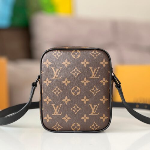 Louis Vuitton Christopher Wearable Wallet M69404 product photo 4