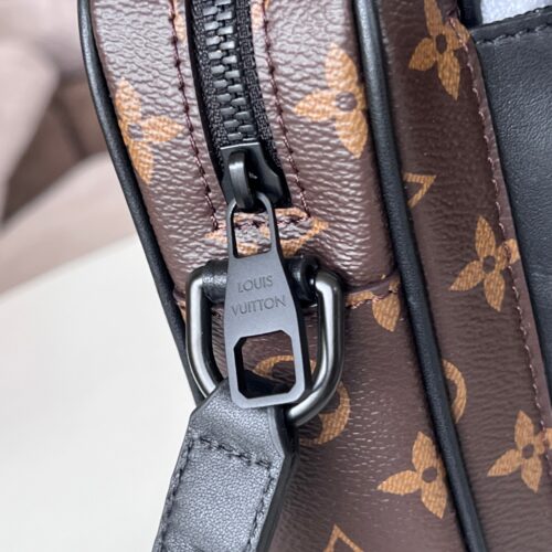 Louis Vuitton Christopher Wearable Wallet M69404 product photo 7