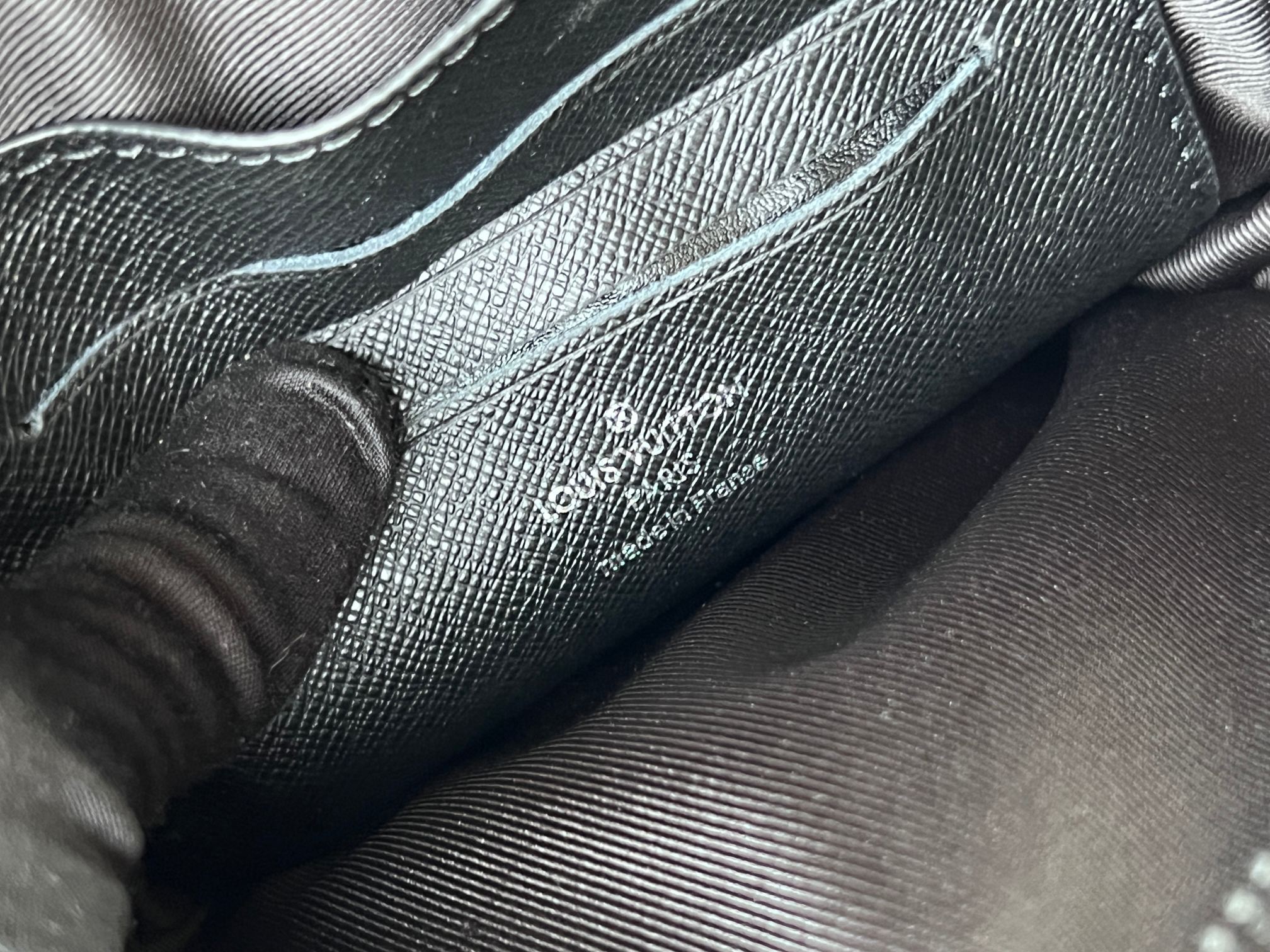 High Quality Luxury Louis Vuitton Christopher Wearable Wallet M69404 product detail