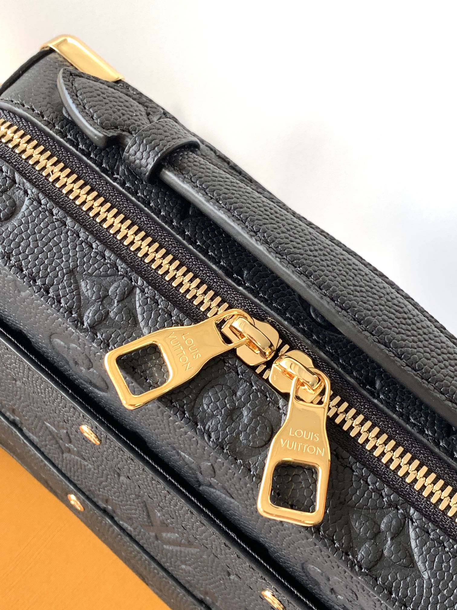High Quality Luxury Louis Vuitton Collaboration Handle Trunk M57971/M45785 product detail