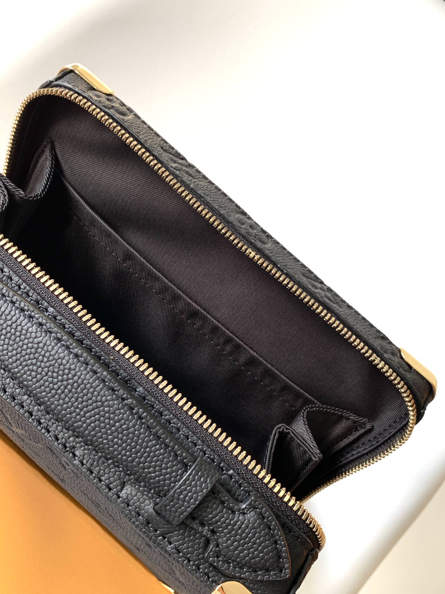 High Quality Luxury Louis Vuitton Collaboration Handle Trunk M57971/M45785 product detail
