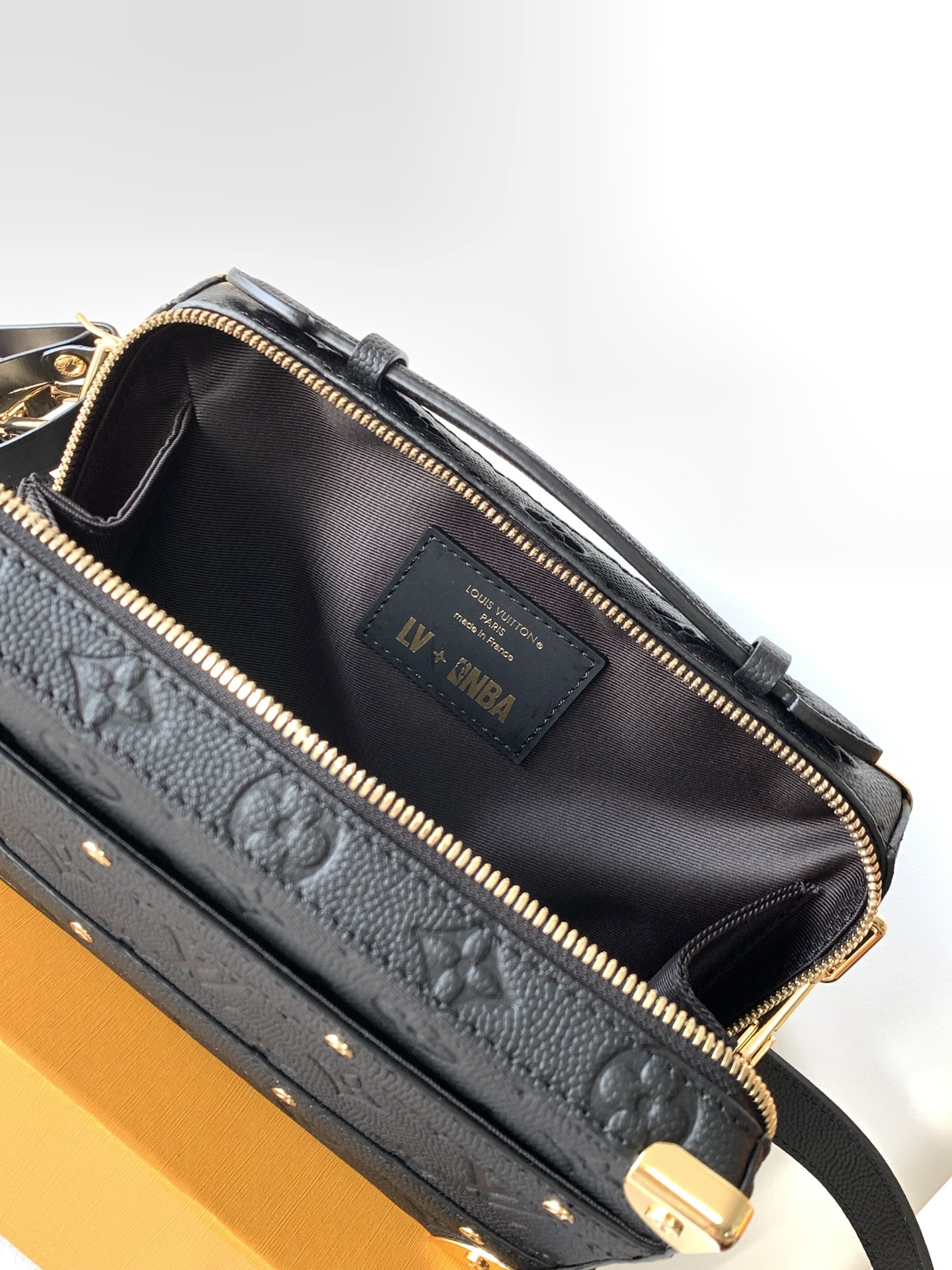 High Quality Luxury Louis Vuitton Collaboration Handle Trunk M57971/M45785 product detail
