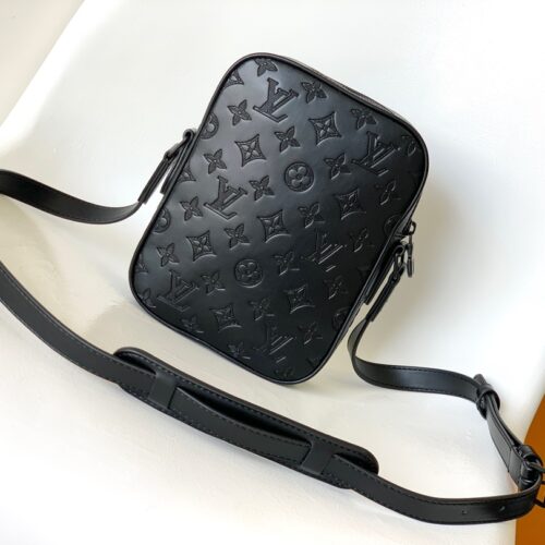 Louis Vuitton Danube Slim M44972 product photo 3
