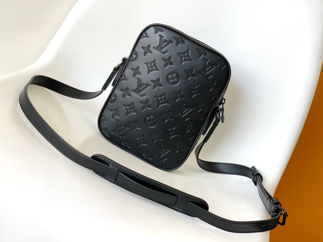 High Quality Luxury Louis Vuitton Danube Slim M44972 product detail