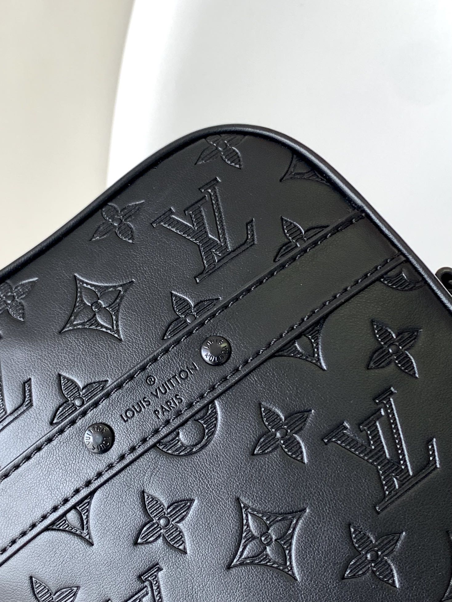 High Quality Luxury Louis Vuitton Danube Slim M44972 product detail