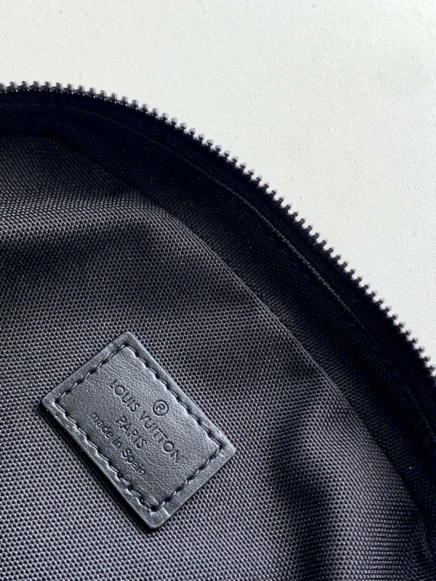 High Quality Luxury Louis Vuitton Danube Slim M44972 product detail