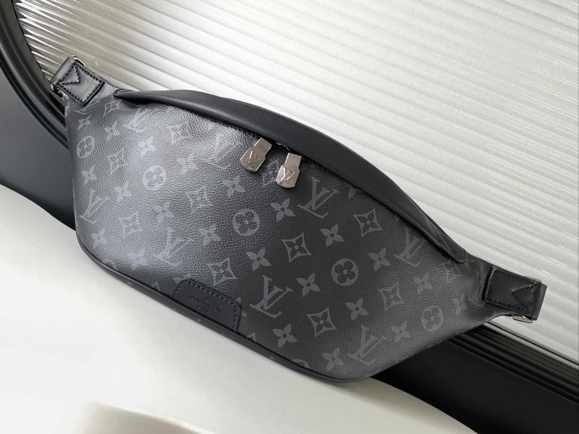 High Quality Luxury Louis Vuitton Discovery Bumbag M44336