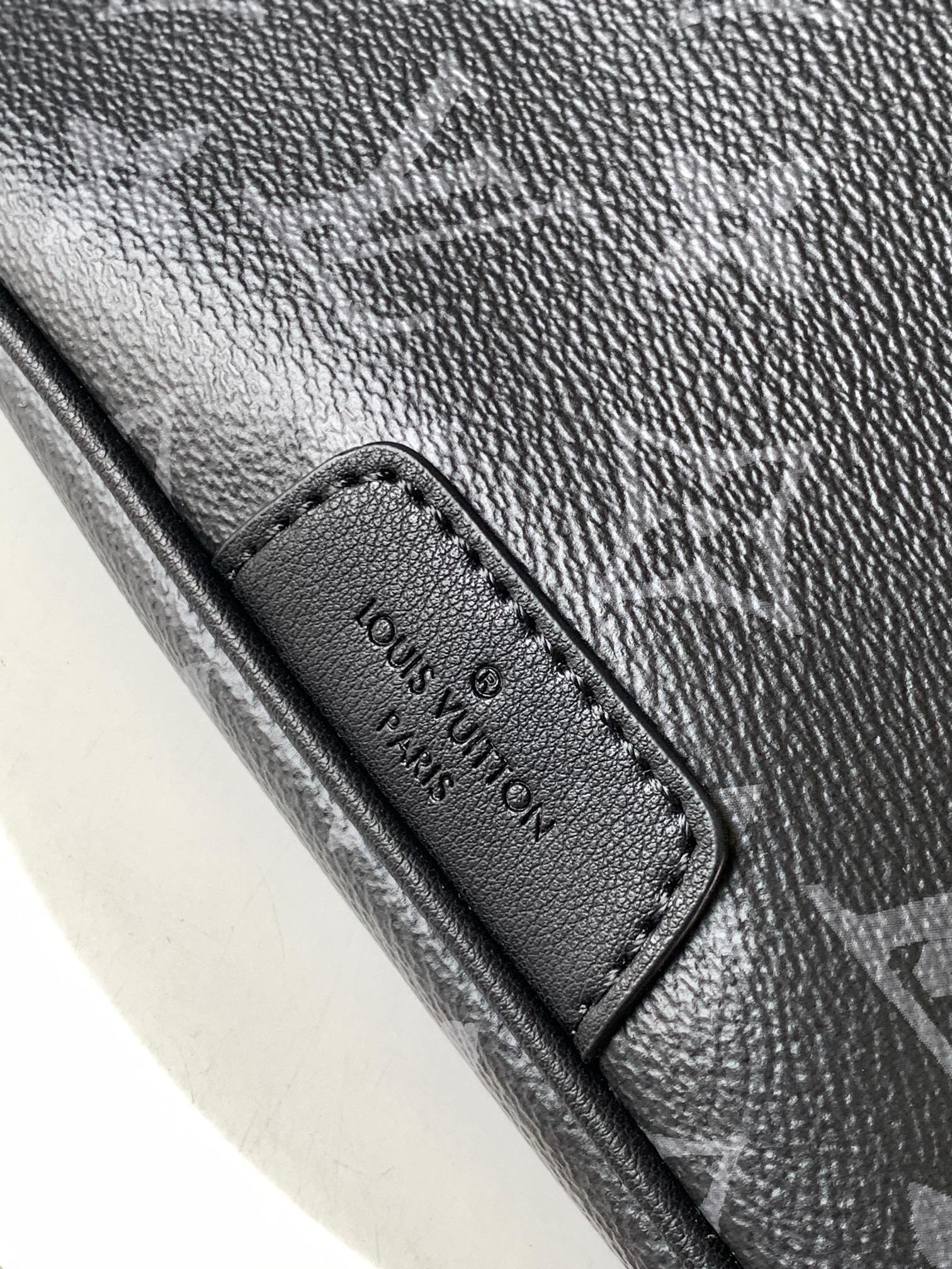High Quality Luxury Louis Vuitton Discovery Bumbag M44336 product detail