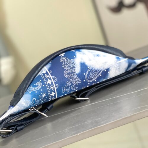 High Quality Luxury Louis Vuitton Discovery Bumbag PM M20587 product detail