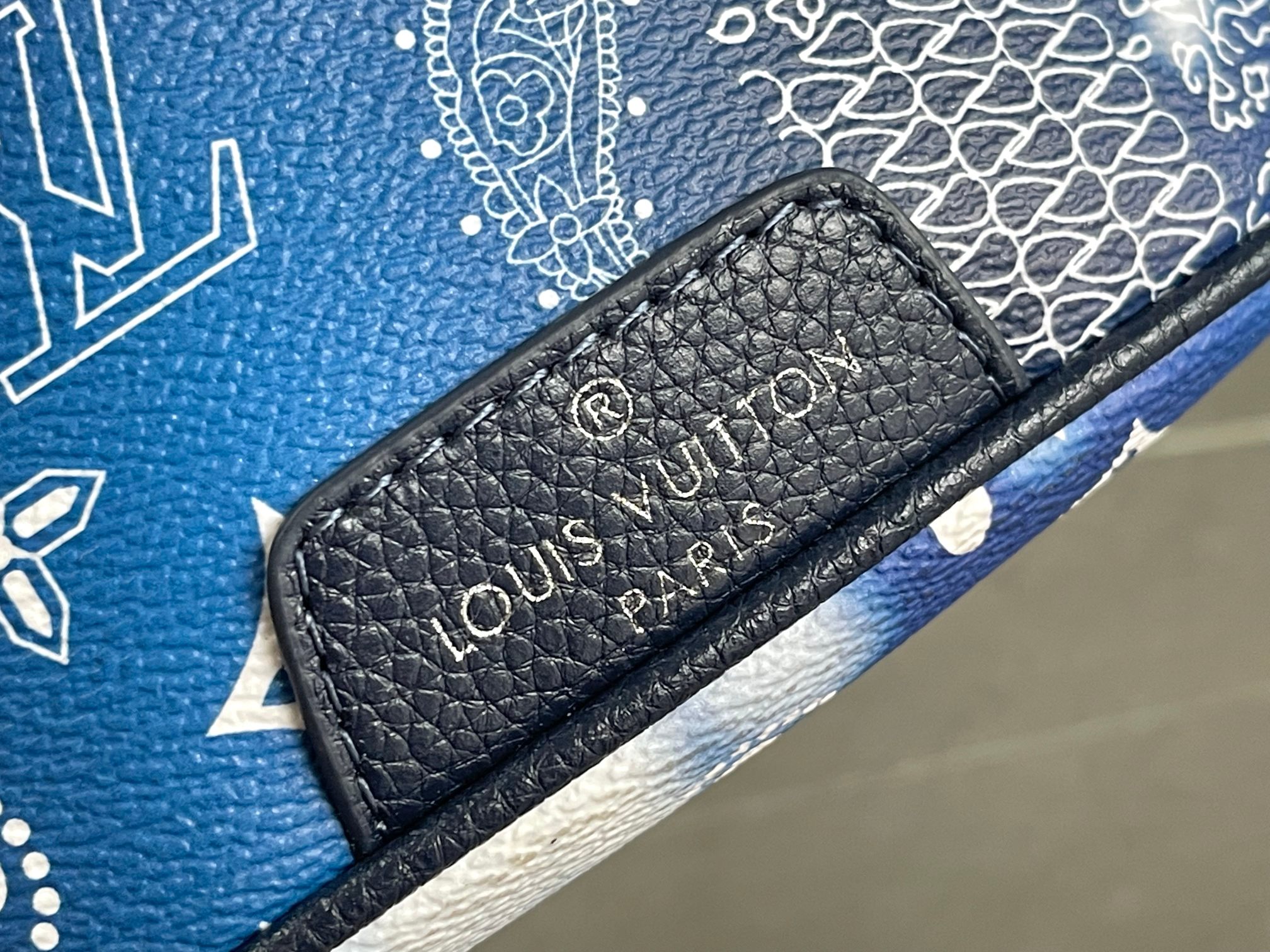 High Quality Luxury Louis Vuitton Discovery Bumbag PM M20587 product detail