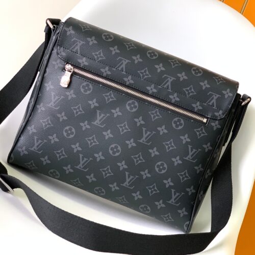 High Quality Luxury Louis Vuitton District PM Messenger Bag M44001 product detail