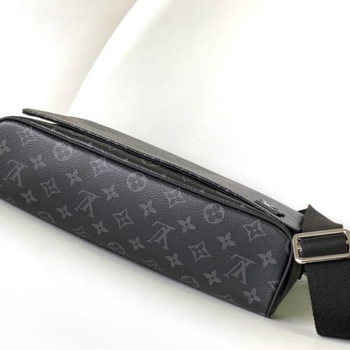 High Quality Luxury Louis Vuitton District PM Messenger Bag M44001 product detail