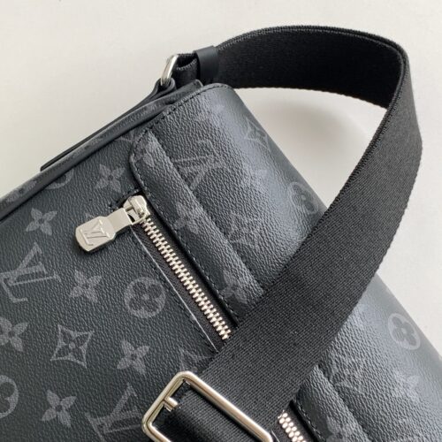 High Quality Luxury Louis Vuitton District PM Messenger Bag M44001 product detail